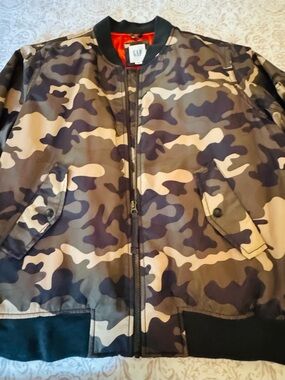 GAP woman Camo Bomber Jacket - Brown/Olive